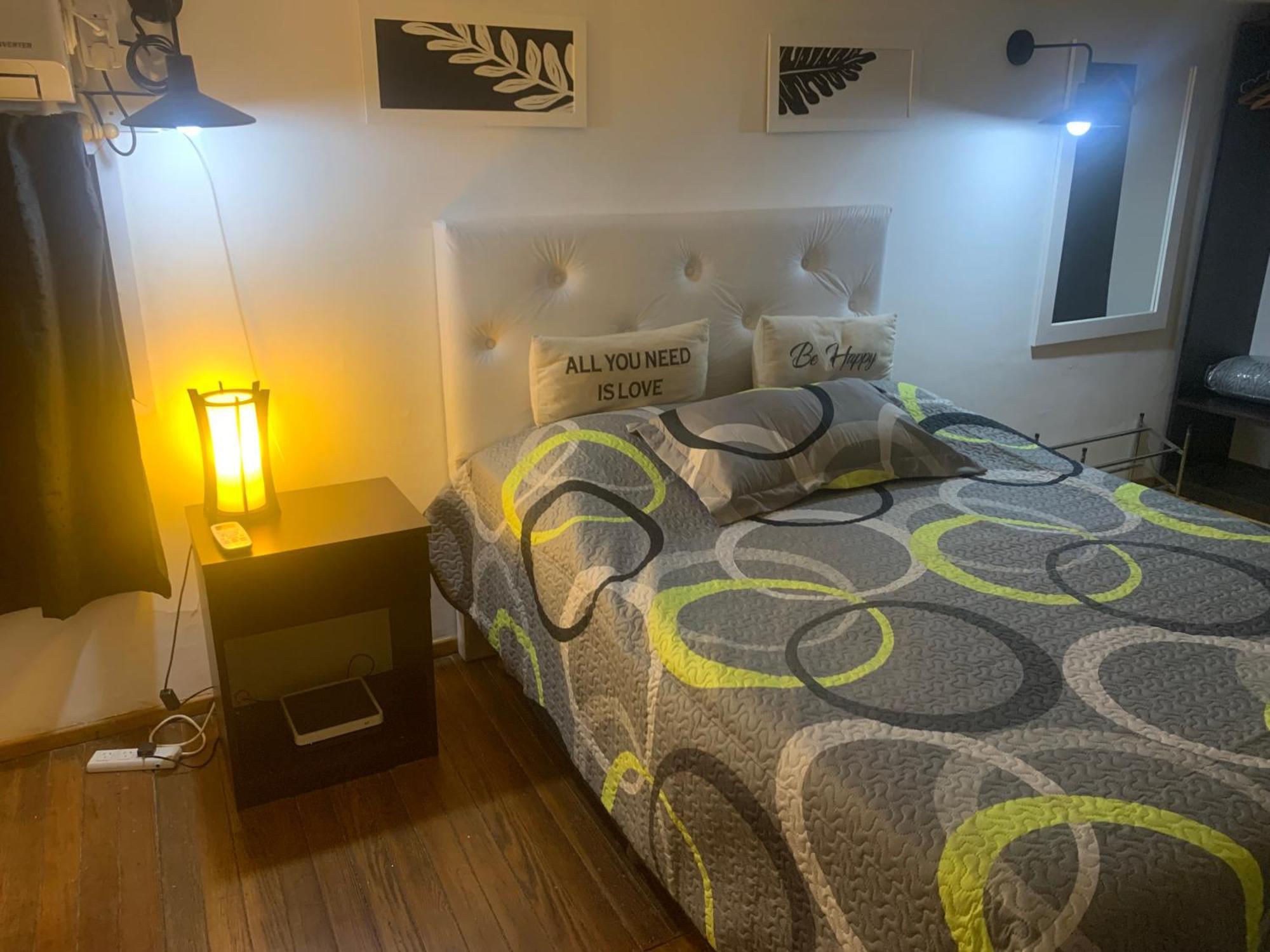 Aqui Es 3!! Apartment Banfield
